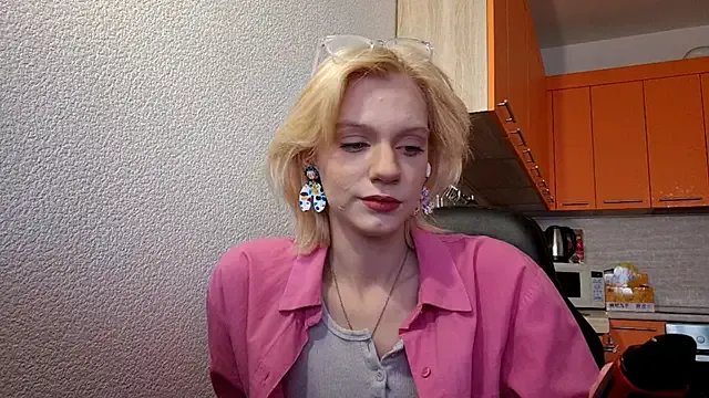 AuraNevera from StripChat is Freechat