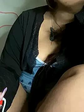 Babyluzzy from StripChat
