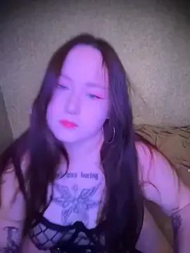 BambiGlow from StripChat is Freechat