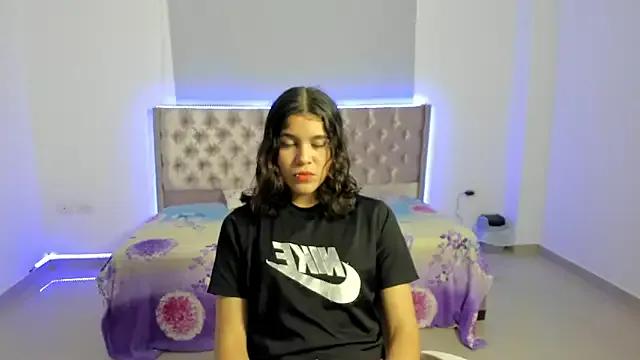 Beiby_glow from StripChat