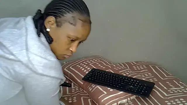 Bellabootie from StripChat is Freechat