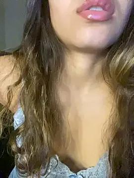 bellysantinha from StripChat is Freechat