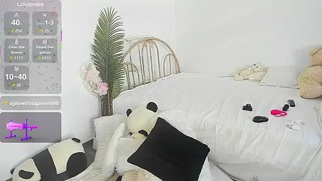 BettyKristal from StripChat is Freechat
