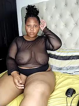 Bigbootyposh from StripChat is Freechat