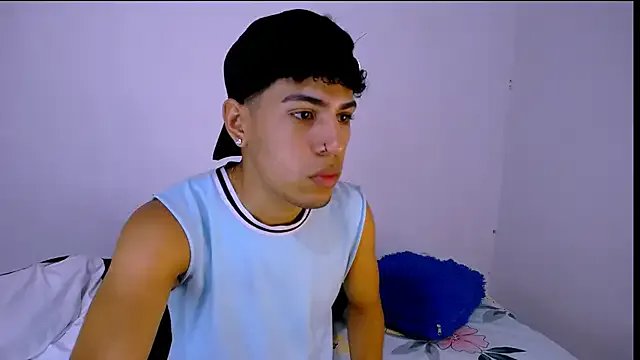 Try girls webcam shows. Sweet cute Free Performers.