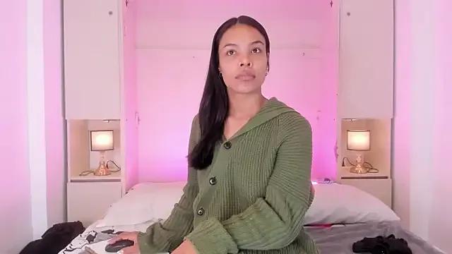 Blackywhiite from StripChat is Freechat