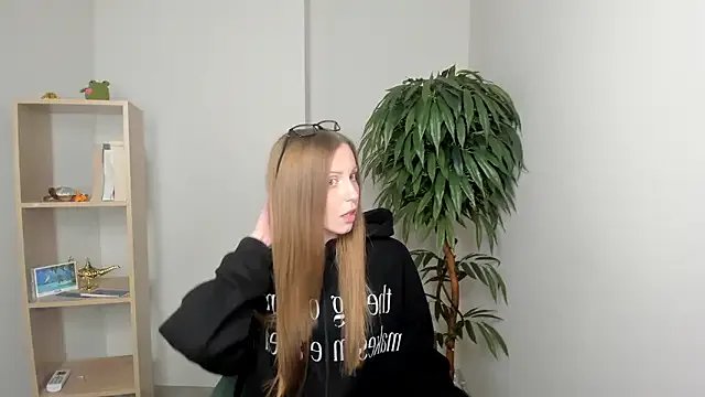 BlondellBolio from StripChat is Freechat