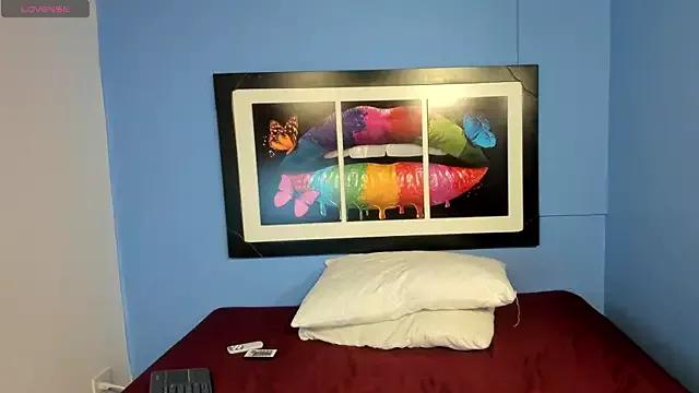 bluee_lov from StripChat is Freechat