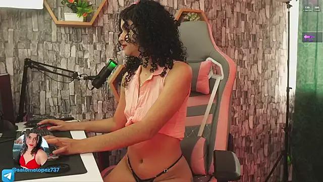 bonniie_98_ from StripChat is Freechat