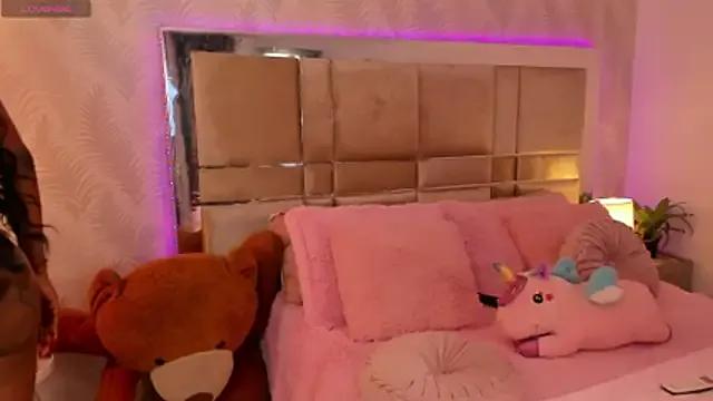 bruneettklaryss from StripChat is Freechat