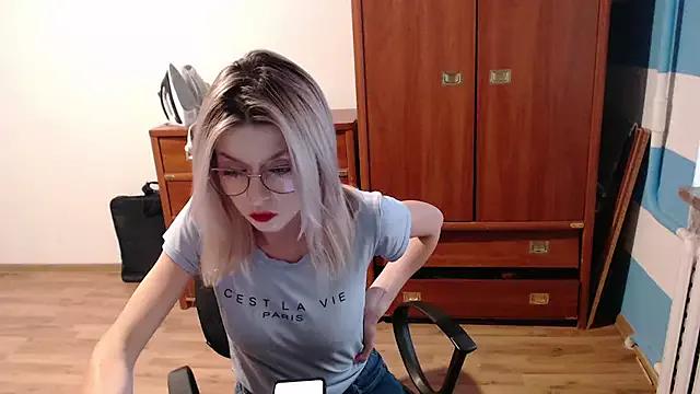 Try girls webcam shows. Sweet cute Free Performers.