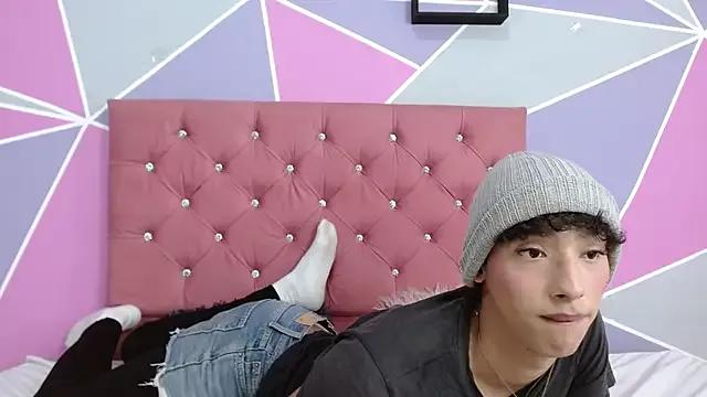 Caleb_skinny from StripChat is Freechat