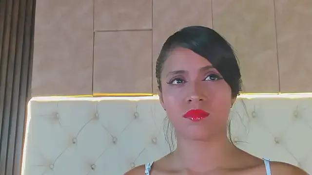 Camiila_rosse from StripChat is Freechat