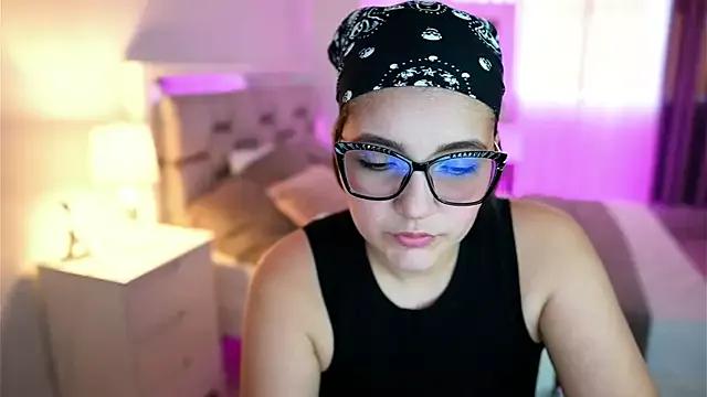 Try girls webcam shows. Sweet cute Free Performers.