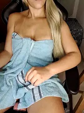 Camuniz from StripChat is Freechat