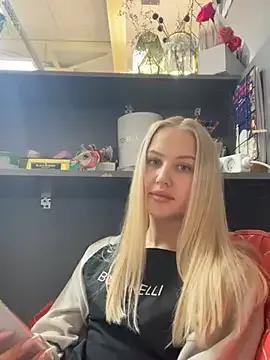 CandyVice from StripChat is Freechat