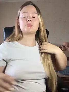 CaramelleGirl from StripChat is Freechat