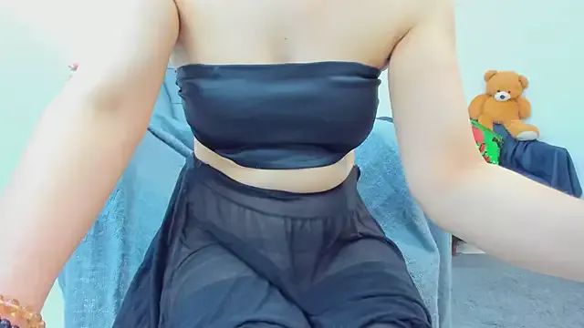 Carla_Brunelli from StripChat is Freechat