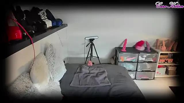 caro_kitten from StripChat is Freechat