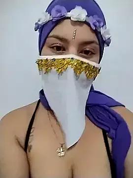 caroline_peed from StripChat is Freechat
