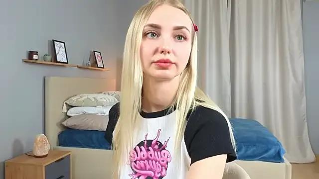 Carollina_ from StripChat is Freechat