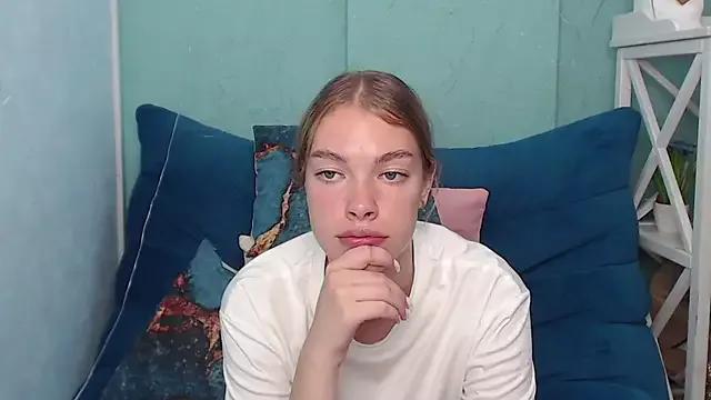CassieDi from StripChat is Freechat