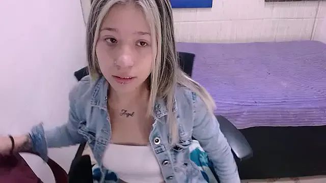 catalina_d26 from StripChat is Freechat