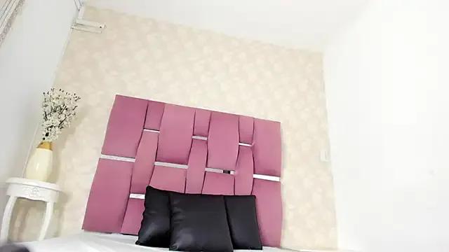 Chantal_bony from StripChat is Freechat