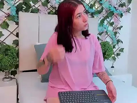 Freechat CharlotteBlossom on StripChat