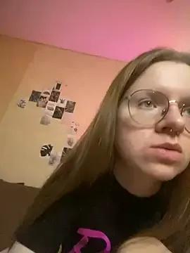chereshenka from StripChat is Freechat