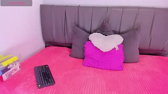 Freechat Cherllynn on StripChat