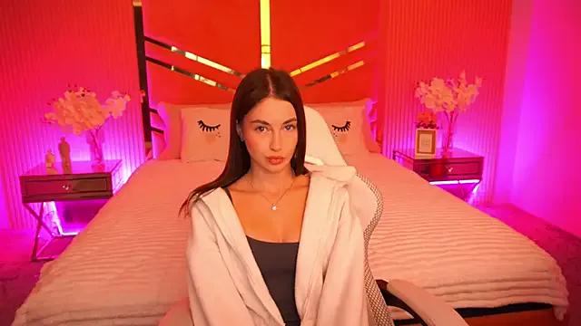CherryyLulu from StripChat is Freechat