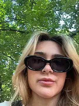 Chloe_Ravens from StripChat is Freechat