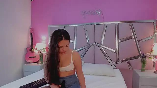 Chloelovat from StripChat is Freechat