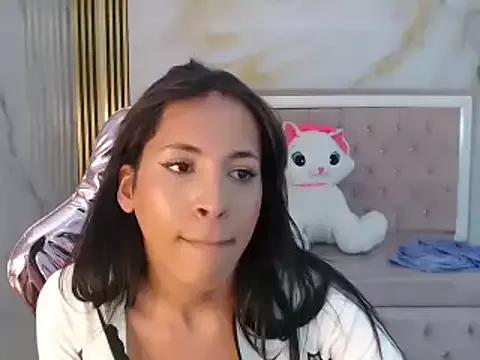 clara_evanss_s from StripChat is Freechat
