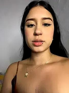 cristalxxx_hott from StripChat is Freechat