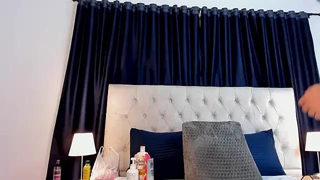 Try girls webcam shows. Sweet cute Free Performers.