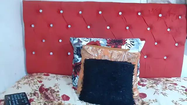 CuteDarkChoc from StripChat is Freechat