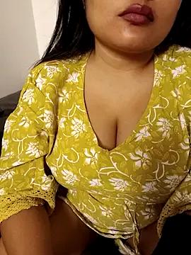 Cuty-Lina from StripChat is Freechat
