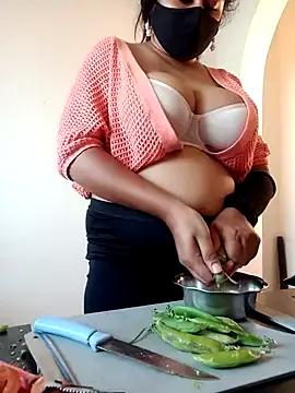 Cuty-Lina from StripChat is Freechat