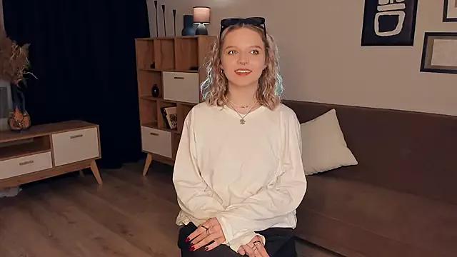 CwenHeaston from StripChat is Freechat