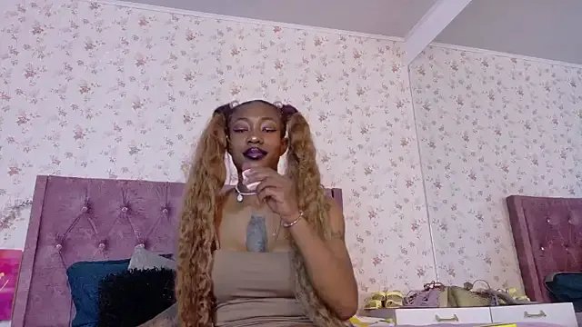 DaniaMarcell from StripChat is Freechat