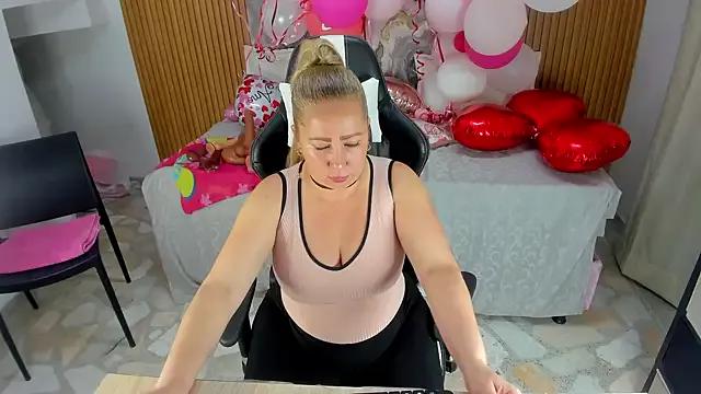 Try girls webcam shows. Sweet cute Free Performers.