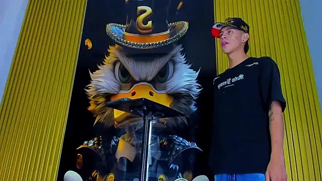 Dante_Brown1_ from StripChat is Freechat