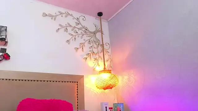 Freechat Daphnee-x on StripChat