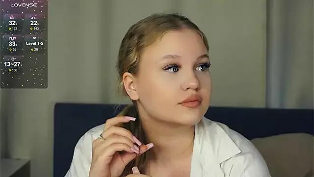 DarleneDredge from StripChat is Freechat