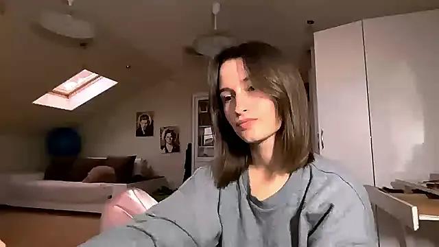 DarlineBrustera from StripChat is Freechat