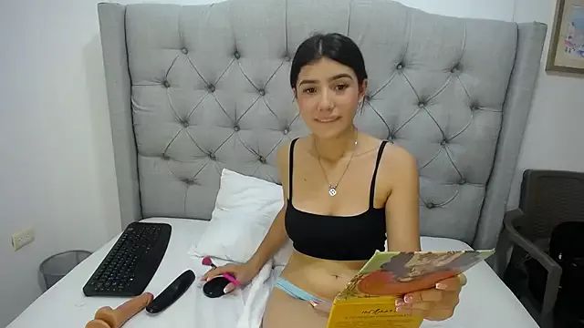 Dayana_sweetlove from StripChat is Freechat