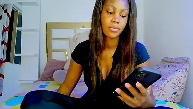 DayanaWood from StripChat is Freechat