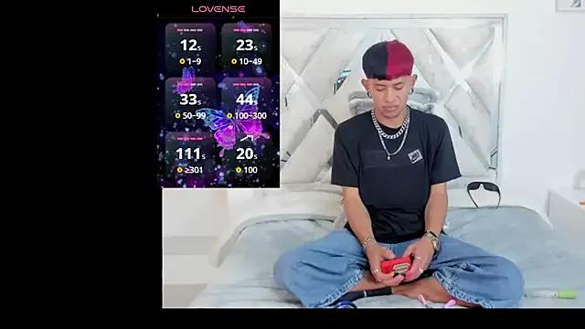 DemianSalvatore from StripChat